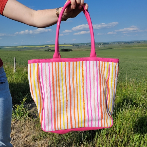 Pink stripe Liz Claiborne canvas tote bag with wristlet - Picture 14 of 14